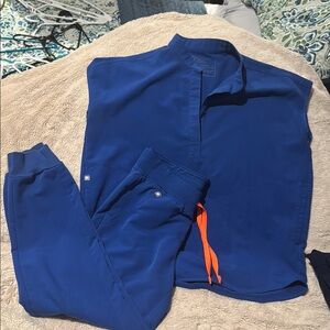 FIGS Winning Blue Women’s scrub set